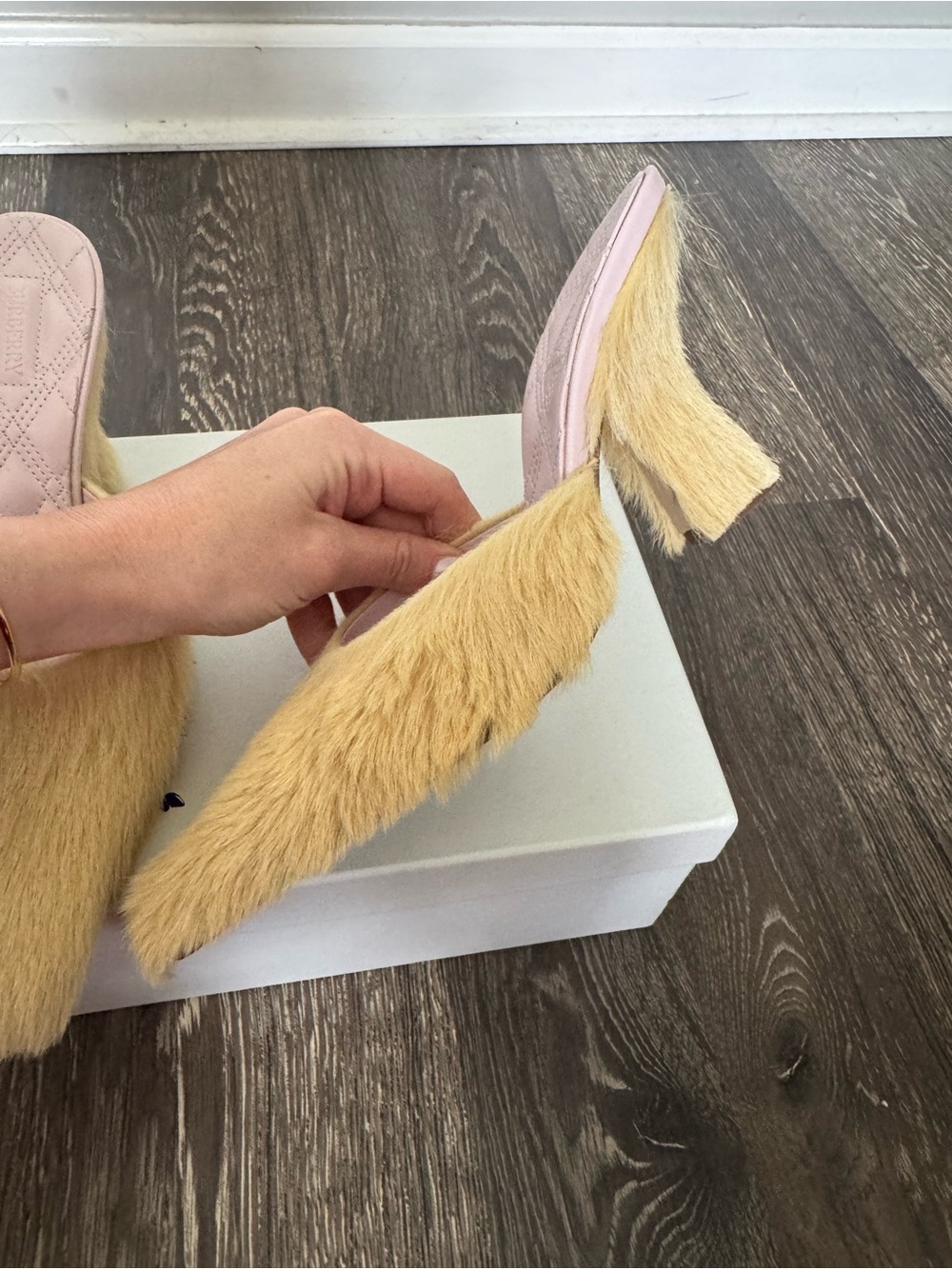Burberry yellow calf hair mules - Picture 5 of 11